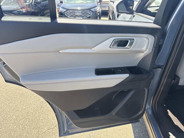 Certified 2025 Ford Explorer Active w/ Active Comfort Package AWD/4WD image 18