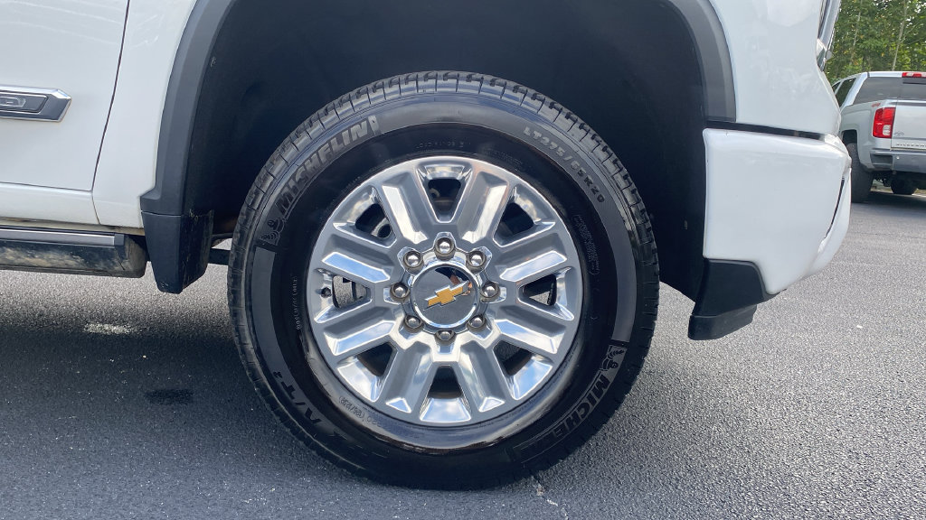 Used 2025 Chevrolet Silverado 3500 High Country w/ High Country Premium Package AWD/4WD image 10