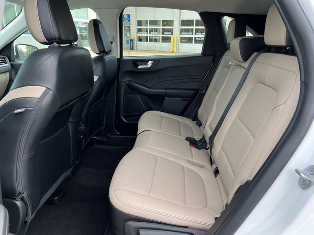 Certified 2022 Ford Escape Titanium FWD image 5