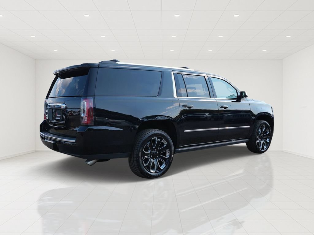 Used 2019 GMC Yukon XL Denali w/ Denali Ultimate Black Edition AWD/4WD image 6