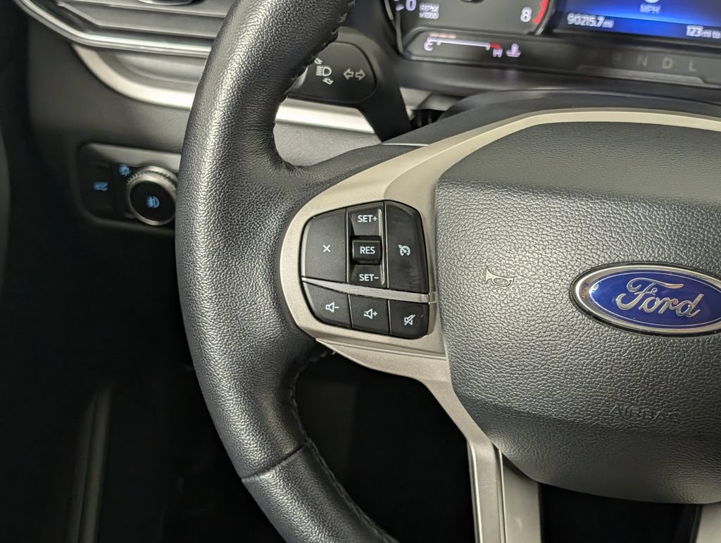 Certified 2022 Ford Explorer XLT w/ Equipment Group 202A RWD image 19