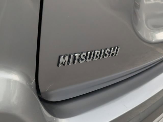 Used 2019 Mitsubishi Outlander ES image 10