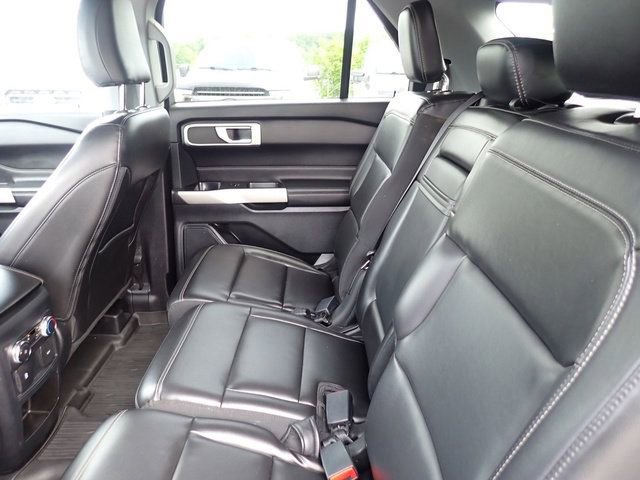 Certified 2021 Ford Explorer XLT w/ Equipment Group 202A AWD/4WD image 20