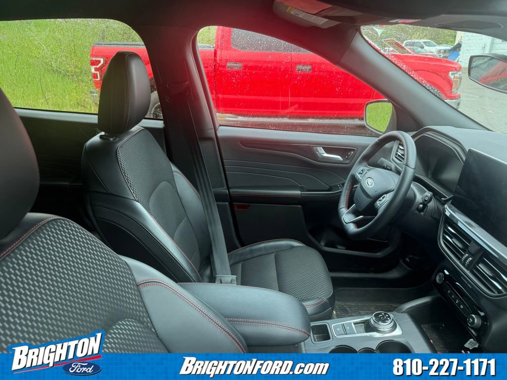 Certified 2024 Ford Escape ST-Line w/ Tech Pack #1 AWD/4WD image 7