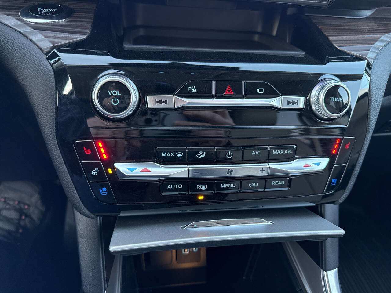 Certified 2023 Ford Explorer Limited w/ Equipment Group 301A image 36