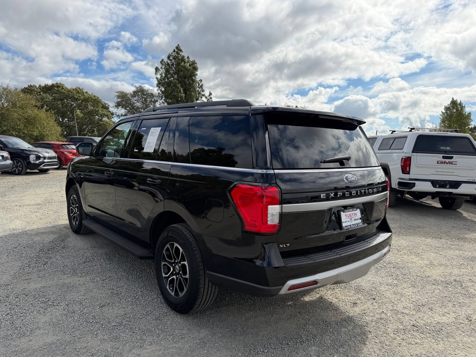 Certified 2024 Ford Expedition XLT AWD/4WD image 3