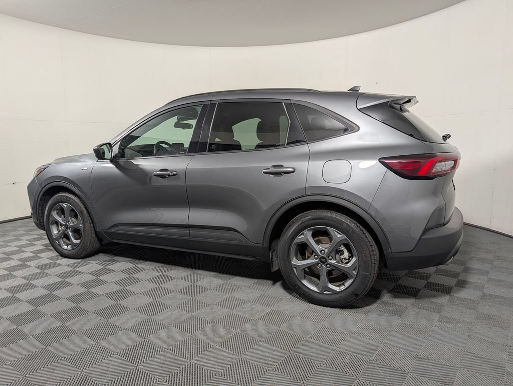 Certified 2025 Ford Escape ST-Line FWD image 5
