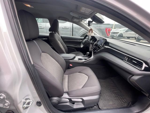 Used 2024 Toyota Camry LE w/ Convenience Package image 21