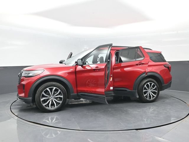 Certified 2025 Ford Explorer ST-Line AWD/4WD image 29