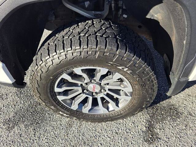 Used 2023 GMC Sierra 1500 AT4 AWD/4WD image 16