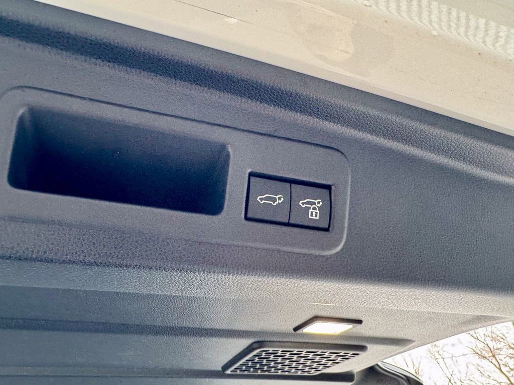 Used 2025 Toyota 4Runner Trailhunter image 18