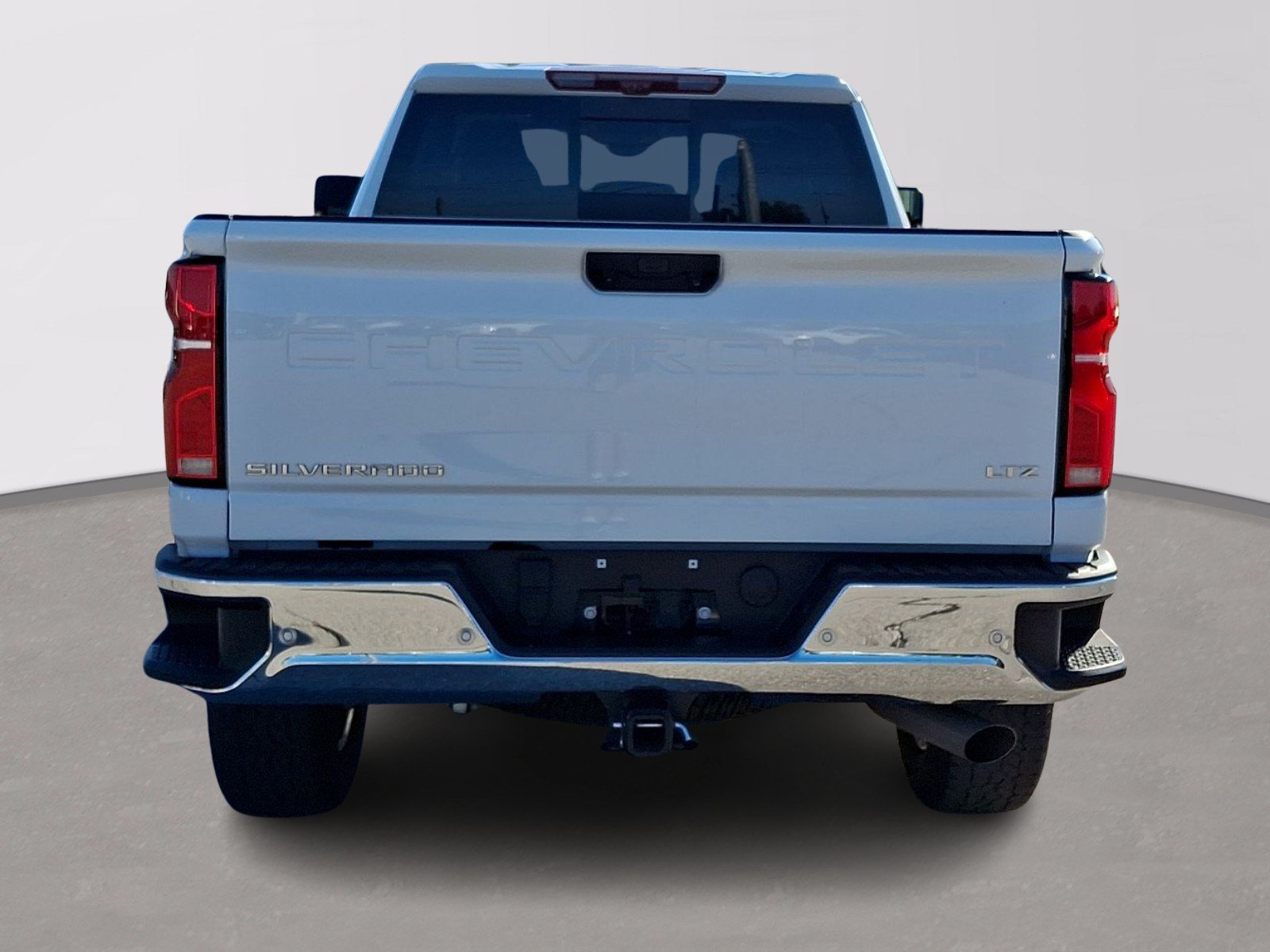 Used 2025 Chevrolet Silverado 2500 LTZ w/ LTZ Premium Package AWD/4WD image 5
