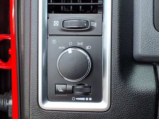 Used 2019 RAM 1500 Classic SLT w/ Luxury Group AWD/4WD image 22
