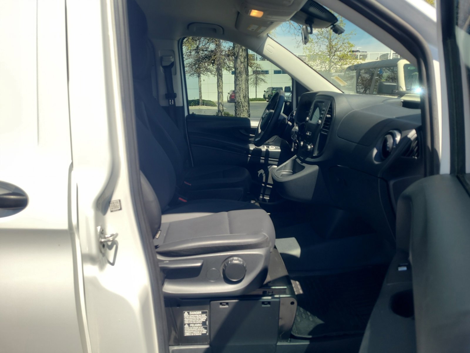 Used 2023 Mercedes-Benz Metris image 20