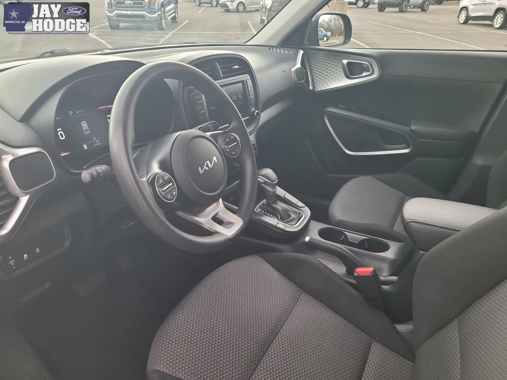 Used 2024 Kia Soul LX w/ Option Group 015 image 11