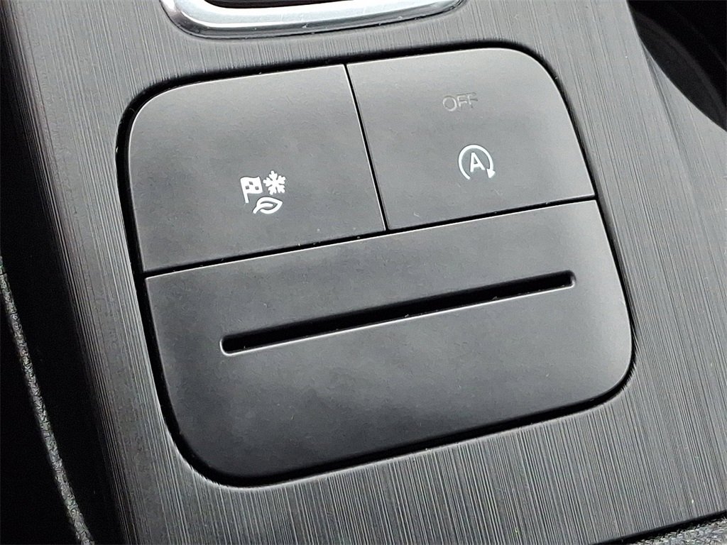 Certified 2020 Ford Escape SEL image 26