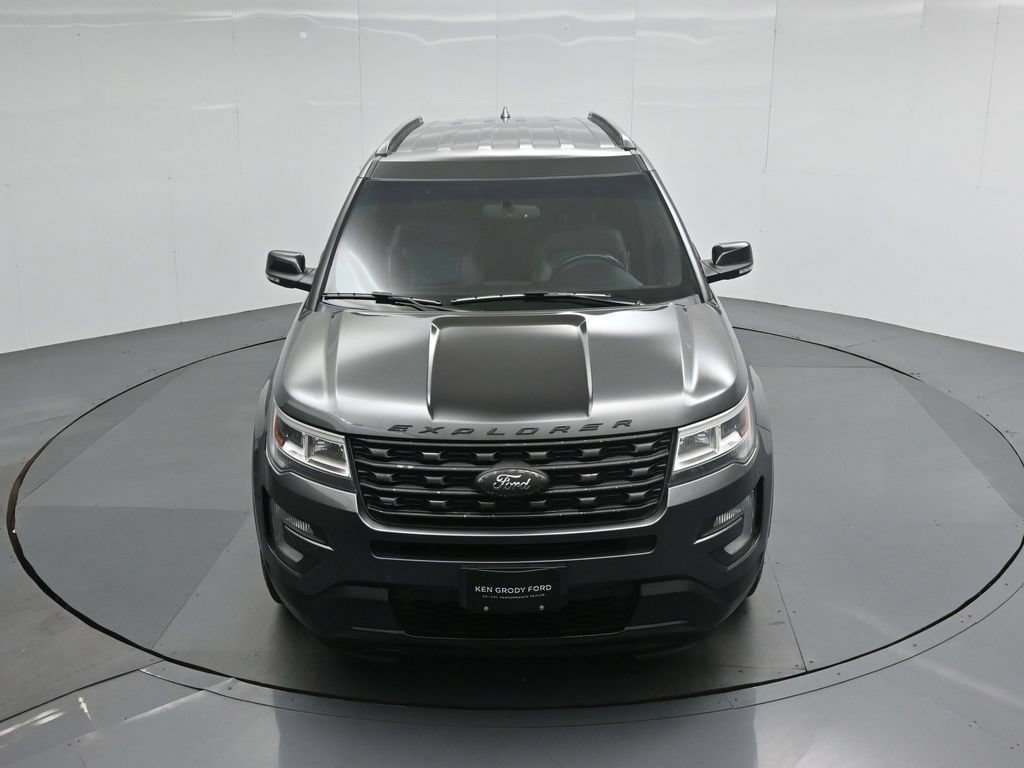 Certified 2017 Ford Explorer XLT w/ Equipment Group 202A FWD image 38