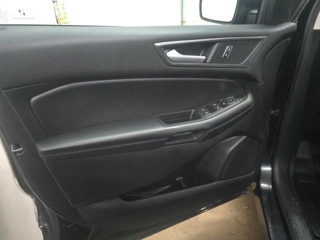 Certified 2020 Ford Edge SE FWD image 16
