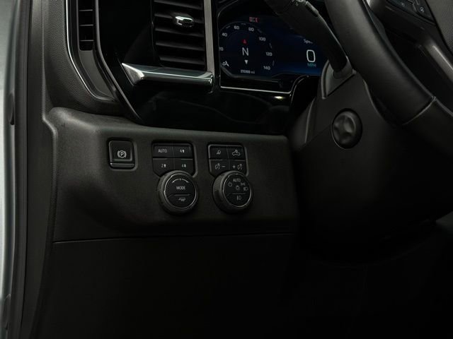 Used 2025 Chevrolet Silverado 1500 High Country AWD/4WD image 16
