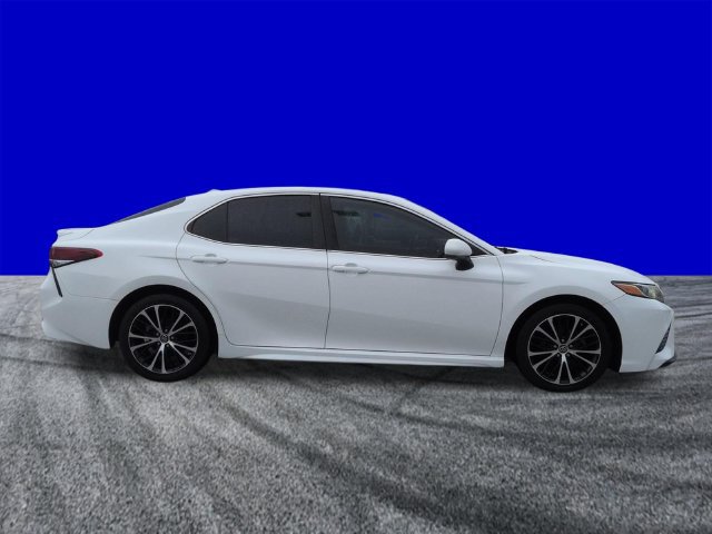 Used 2019 Toyota Camry SE FWD image 3