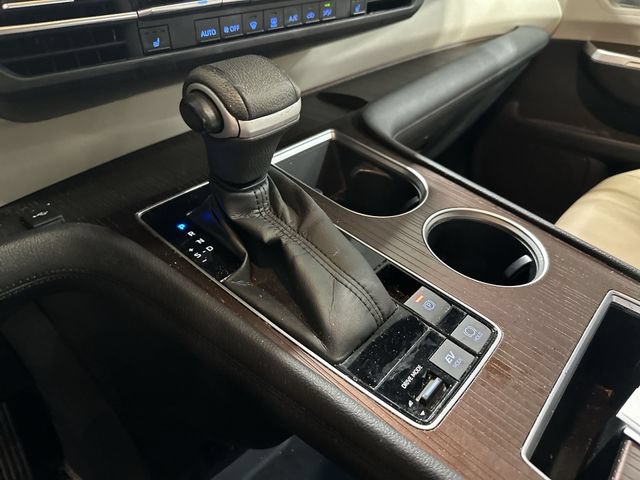 Used 2022 Toyota Sienna XLE FWD image 27
