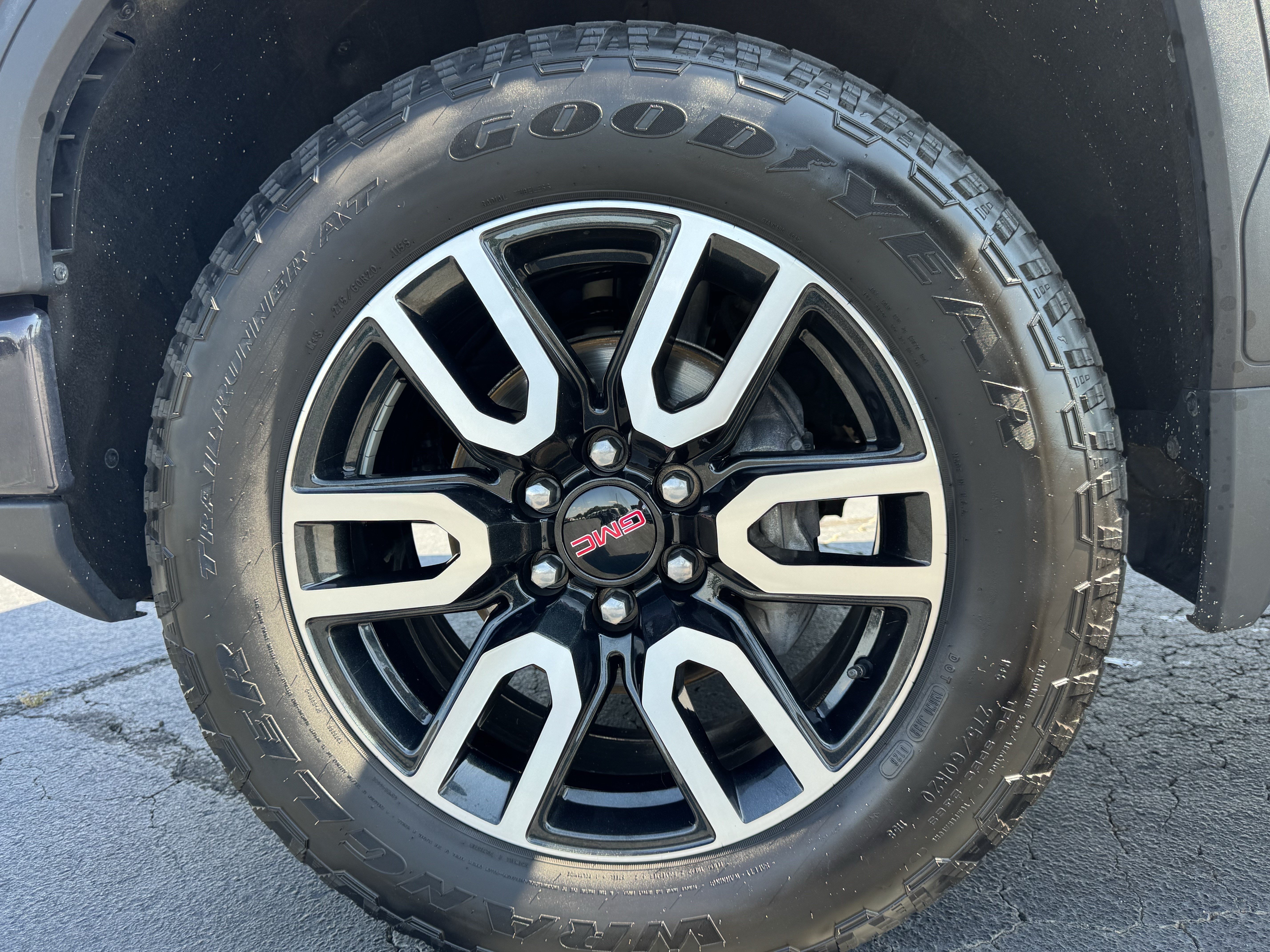 Used 2023 GMC Sierra 1500 AT4 w/ AT4 Premium Package AWD/4WD image 14