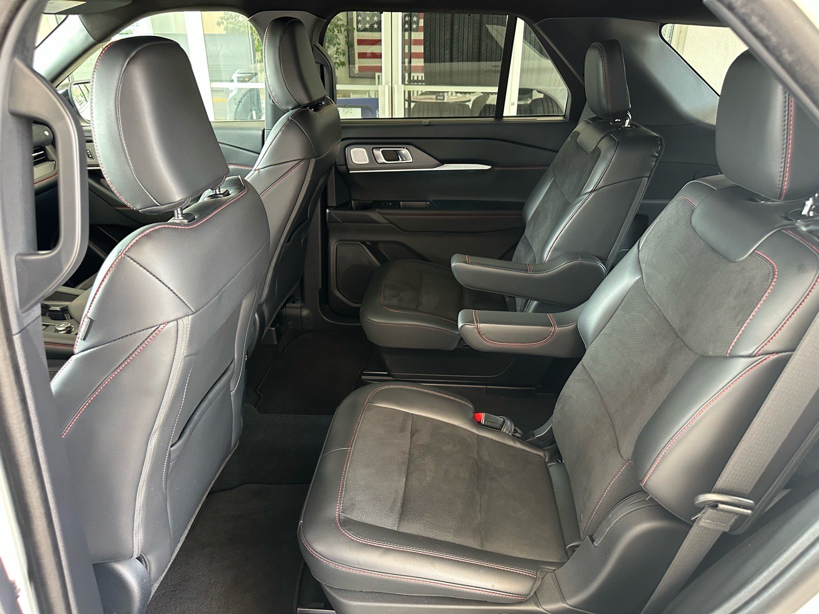 Certified 2025 Ford Explorer ST RWD image 21