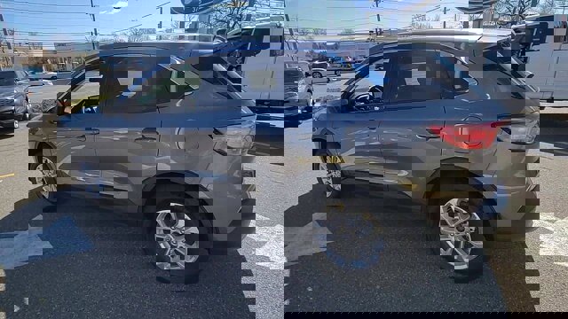 Certified 2022 Ford Escape SE w/ Cold Weather Package image 3
