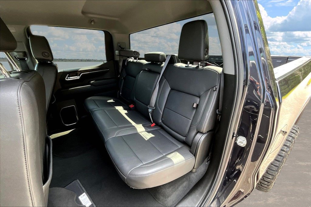 Used 2025 GMC Sierra 1500 SLT AWD/4WD image 25