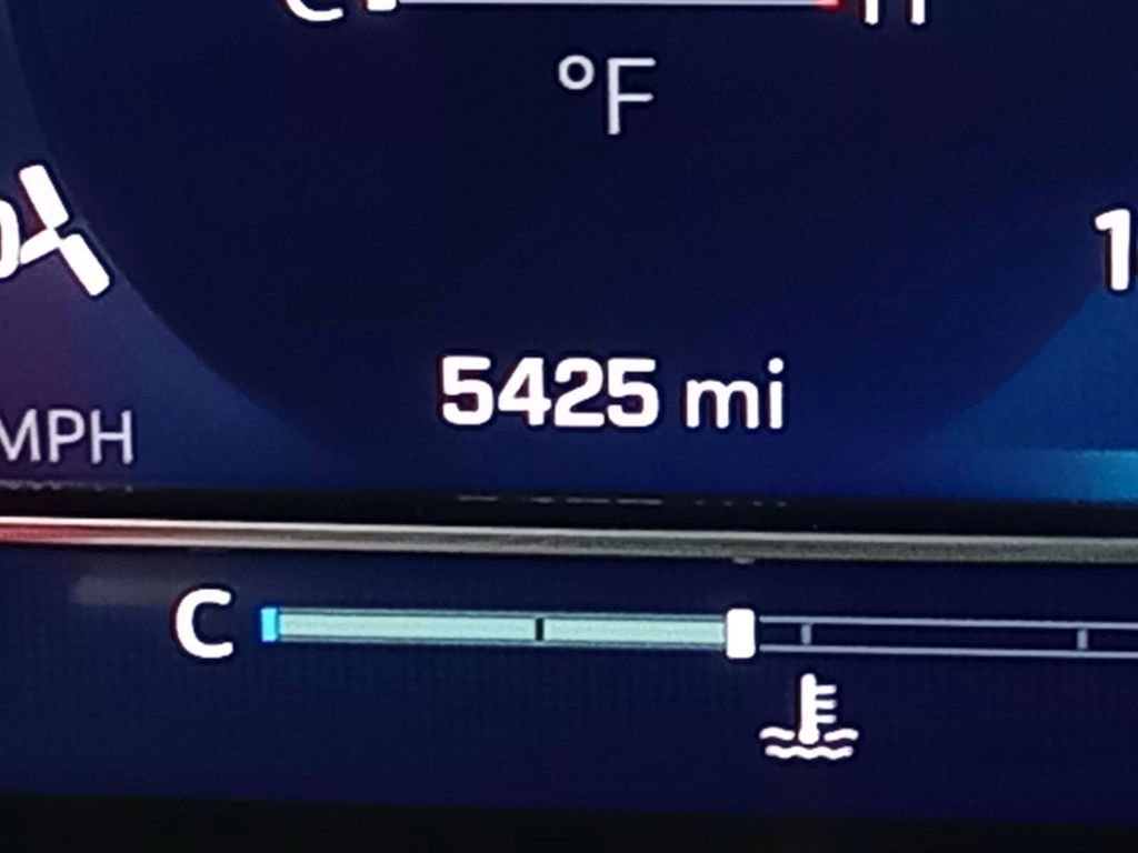 Used 2025 Chevrolet Silverado 2500 ZR2 w/ Technology Package image 25