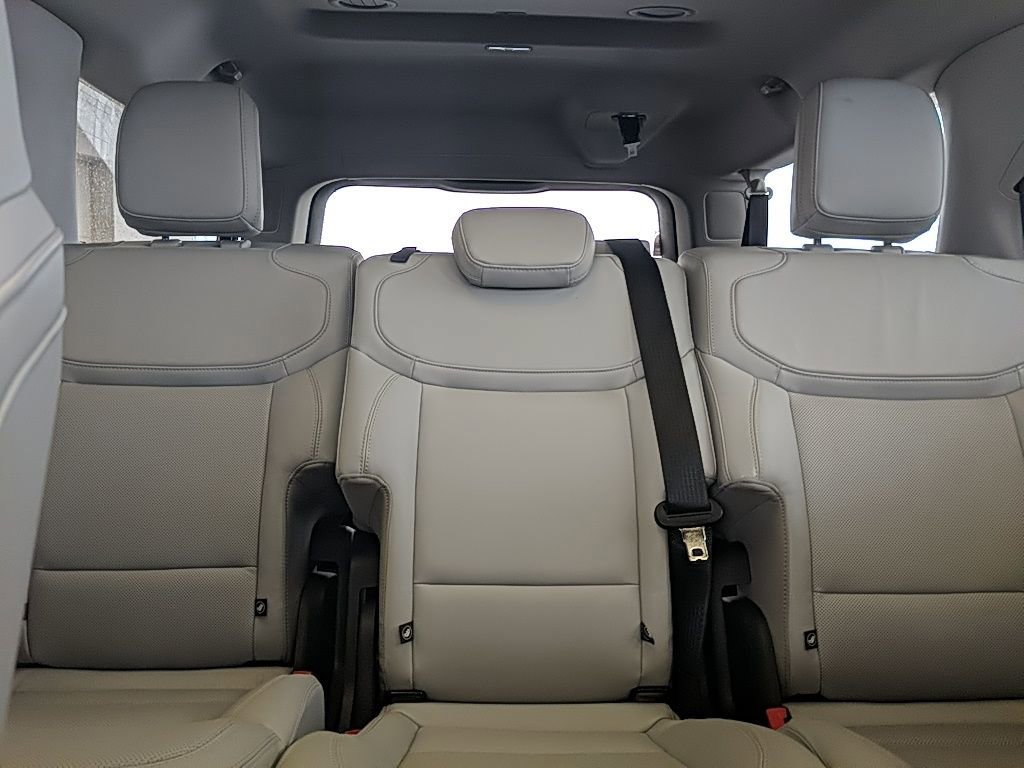 Certified 2025 Ford Expedition Max Platinum image 36