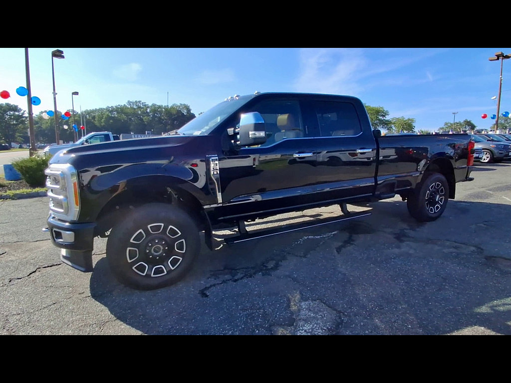 Certified 2023 Ford F350 Platinum w/ FX4 Off-Road Package AWD/4WD image 4