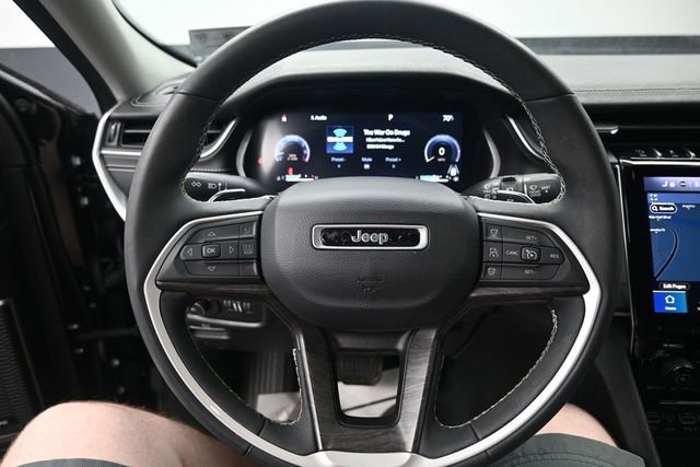 Used 2023 Jeep Grand Cherokee Limited AWD/4WD image 12