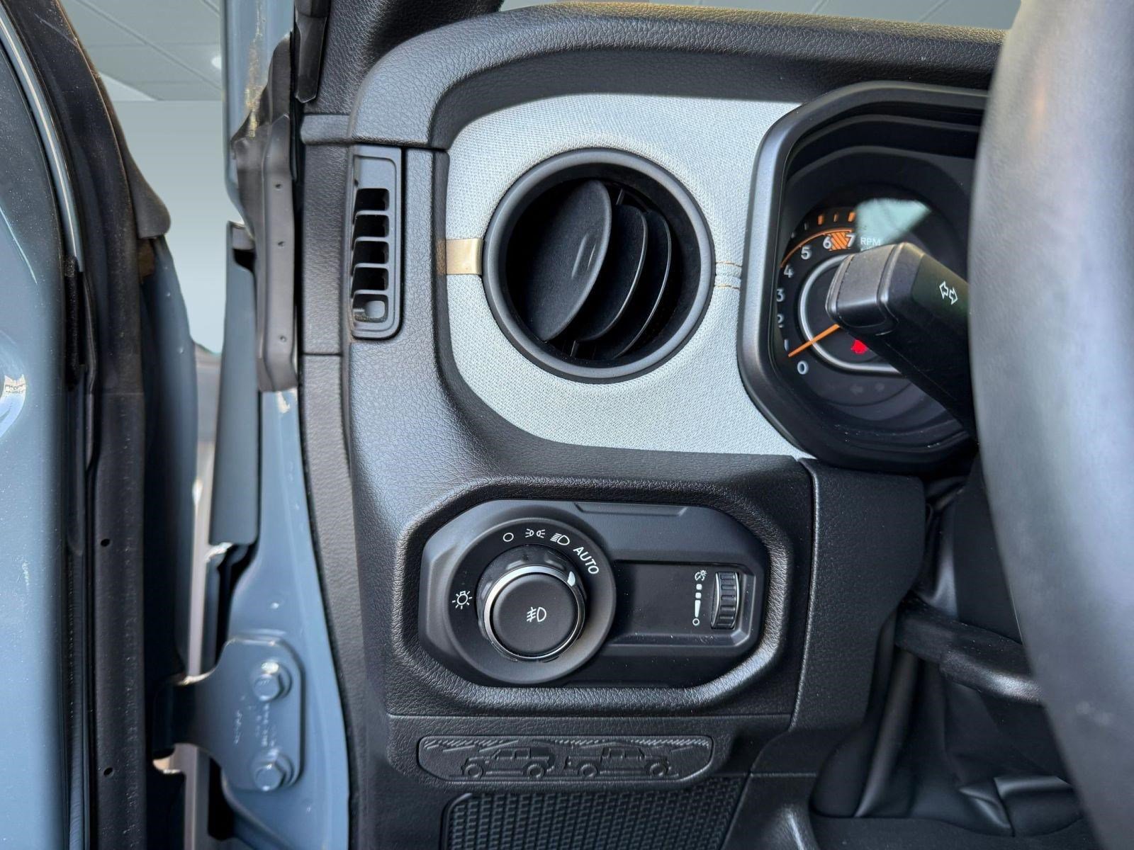 Used 2024 Jeep Wrangler Unlimited Sport AWD/4WD image 27