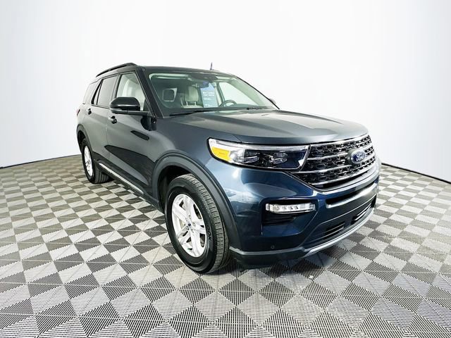 Certified 2023 Ford Explorer XLT w/ Equipment Group 202A image 4