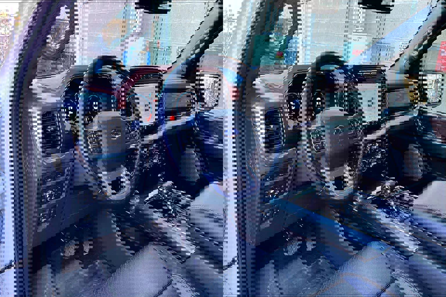 Certified 2022 Ford F150 Lariat w/ Equipment Group 502A High image 19