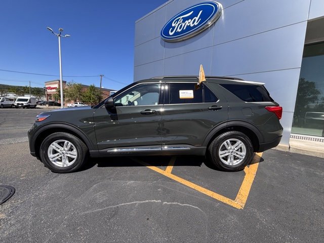 Certified 2022 Ford Explorer XLT w/ Equipment Group 202A image 3