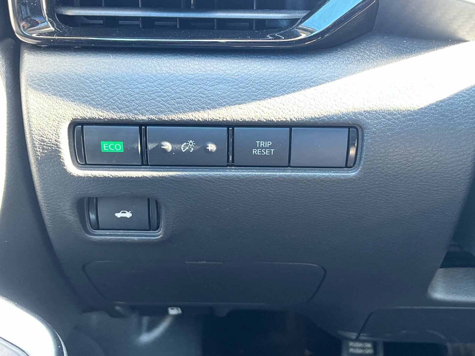 Used 2023 Nissan Sentra SR w/ SR Premium Package image 17