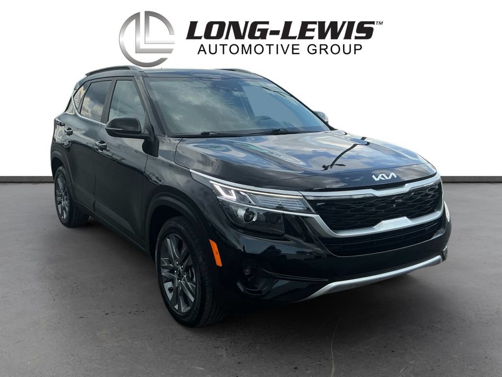 Used 2023 Kia Seltos S w/ Navigation Package FWD image 10