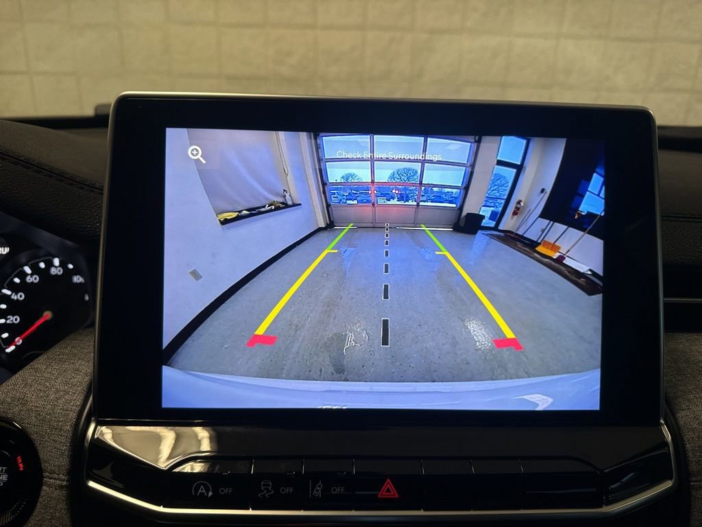 Used 2023 Jeep Compass Latitude image 25