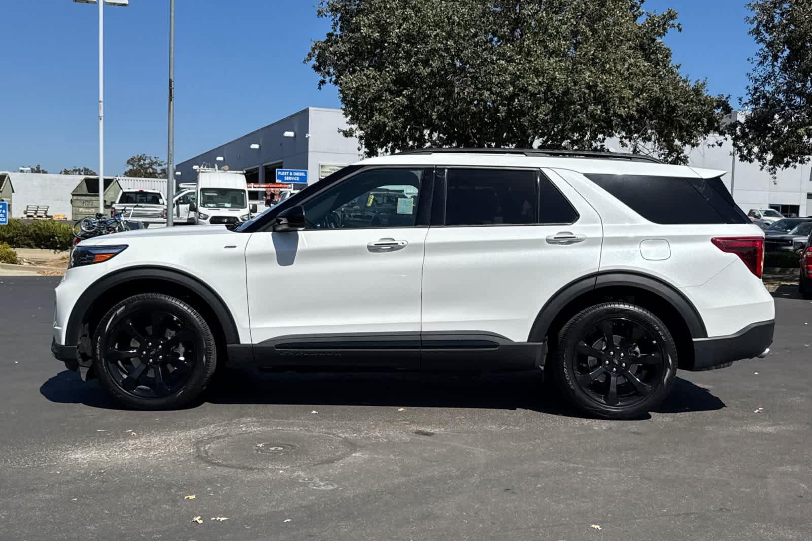 Certified 2023 Ford Explorer ST-Line w/ Class IV Trailer Tow Package AWD/4WD image 5