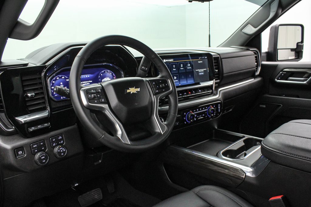 Used 2025 Chevrolet Silverado 3500 LTZ w/ LTZ Plus Package image 13