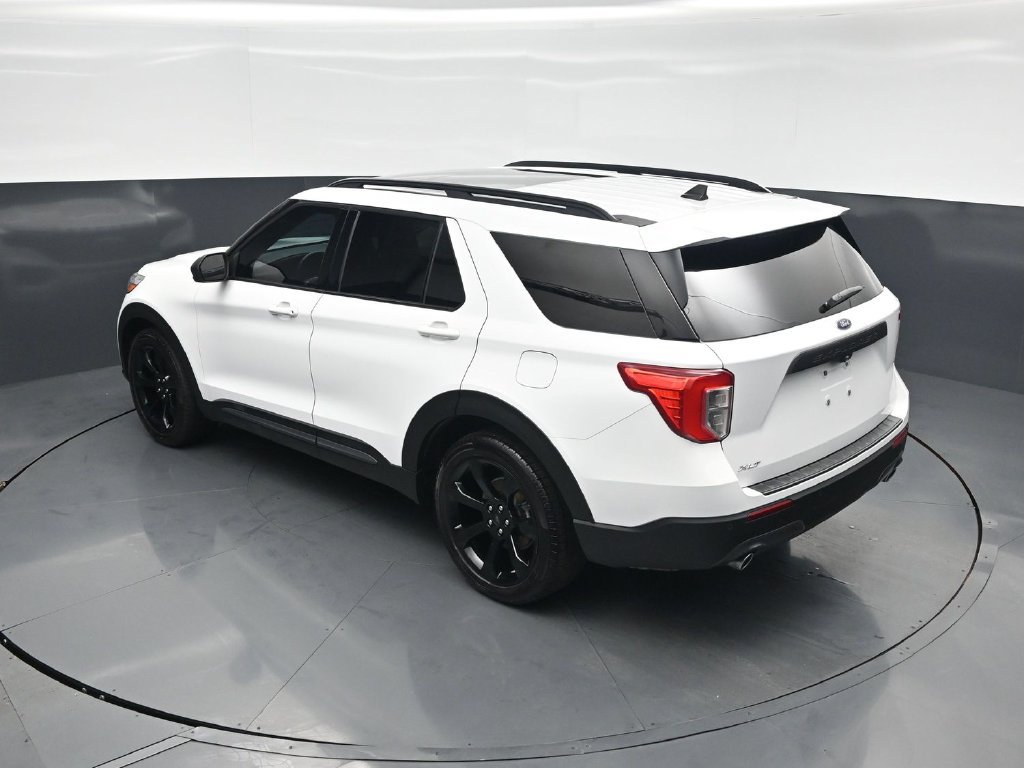 Certified 2021 Ford Explorer XLT w/ Equipment Group 202A RWD image 36