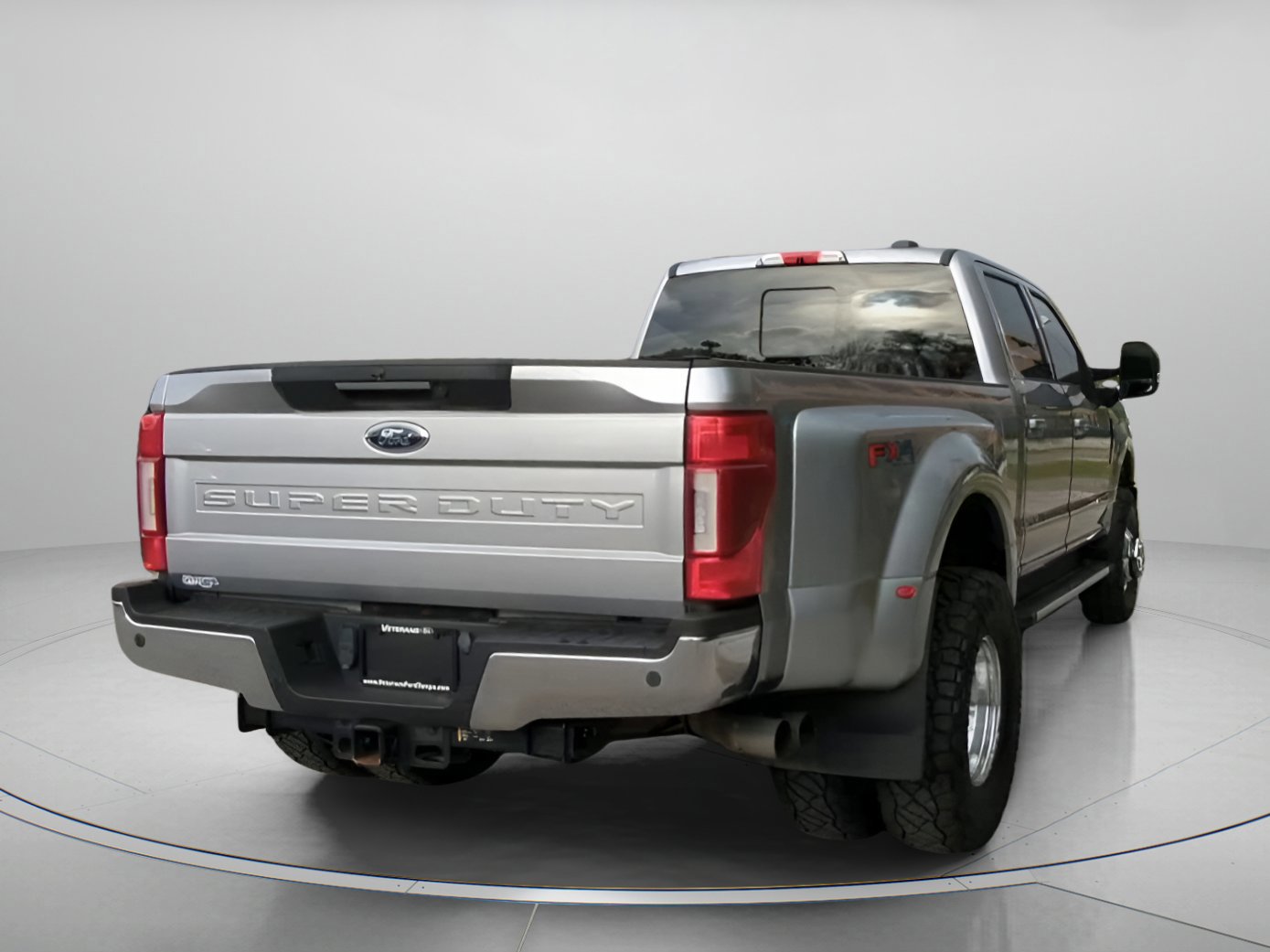 Certified 2022 Ford F350 Lariat w/ Lariat Ultimate Package image 18