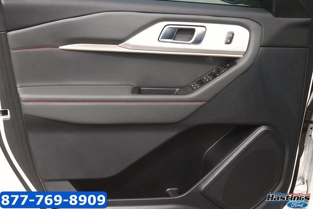 Certified 2025 Ford Explorer Active w/ Active Comfort Package image 9