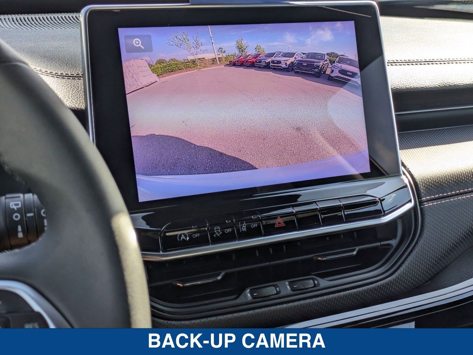 Used 2024 Jeep Compass Latitude w/ Convenience Group image 28