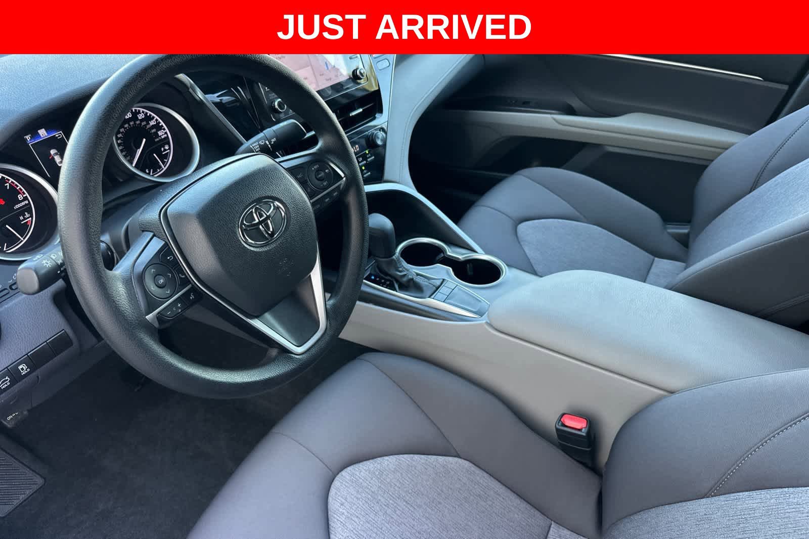 Used 2024 Toyota Camry LE w/ Convenience Package FWD image 12