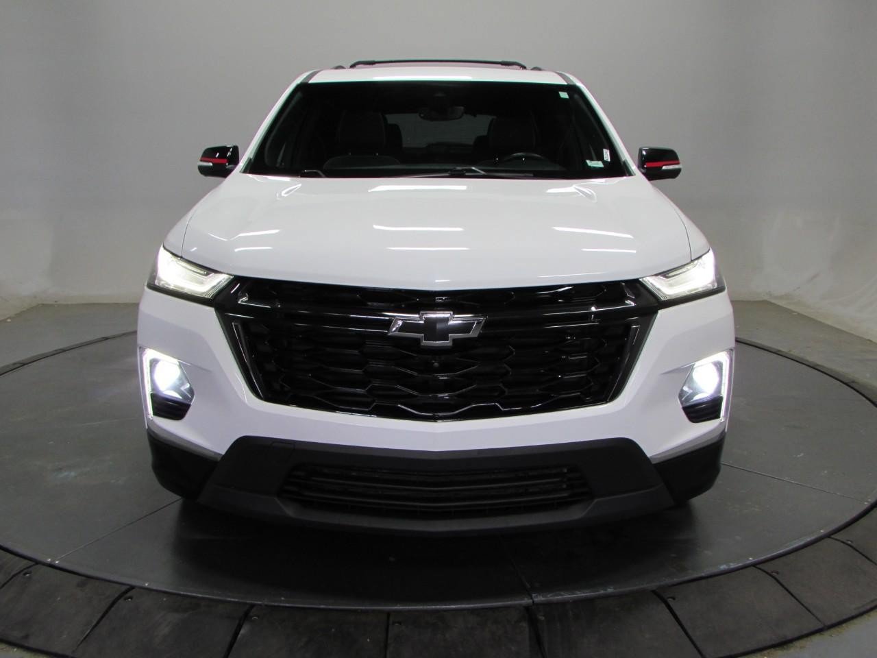 Used 2023 Chevrolet Traverse Premier w/ Redline Edition FWD image 2
