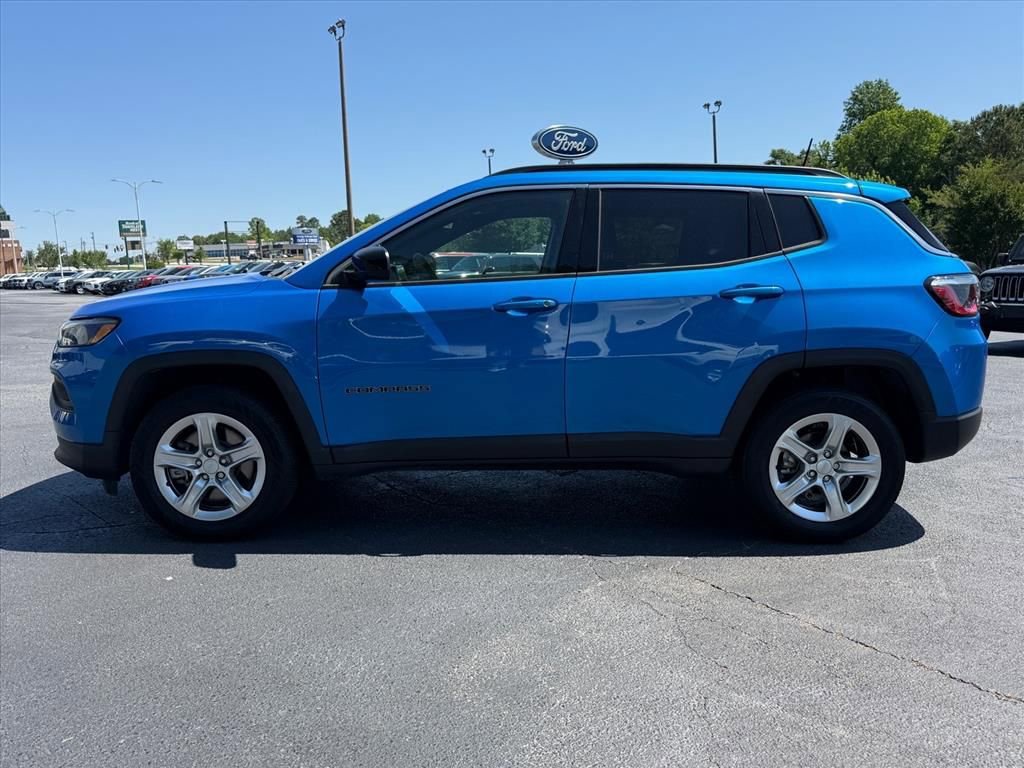 Used 2023 Jeep Compass Latitude AWD/4WD image 7