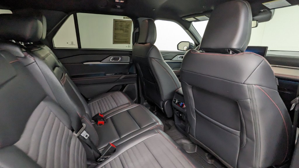 Certified 2026 Ford Explorer ST-Line w/ ST-Line Street Pack AWD/4WD image 40